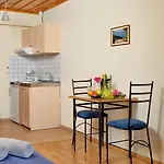Studio Nikiti Beach