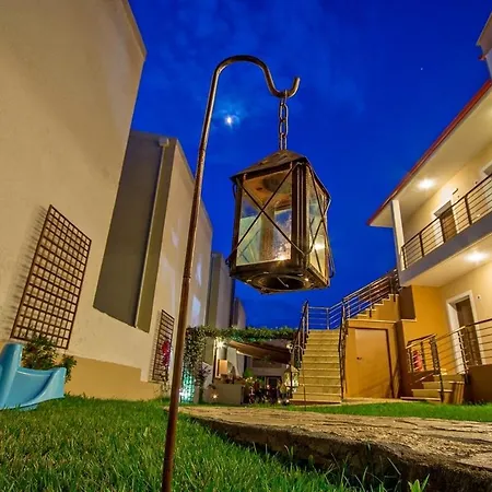 Studio Nikiti Beach מלון