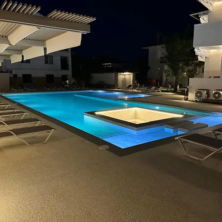 Studio Nikiti Beach
