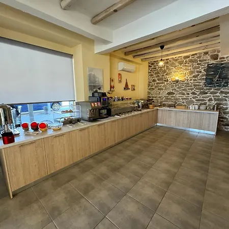 מלון Studio Nikiti Beach