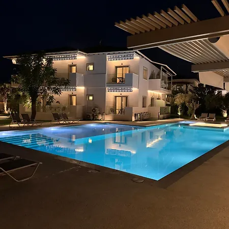 Studio Nikiti Beach מלון *