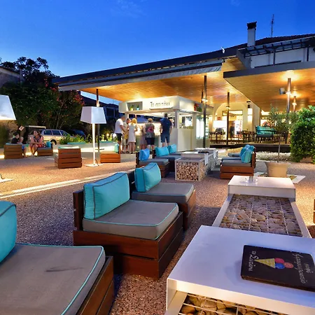 Studio Nikiti Beach מלון *