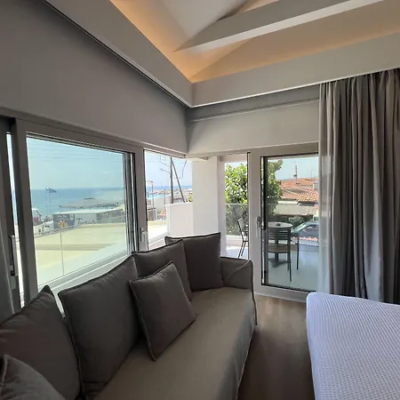 מלון Studio Nikiti Beach