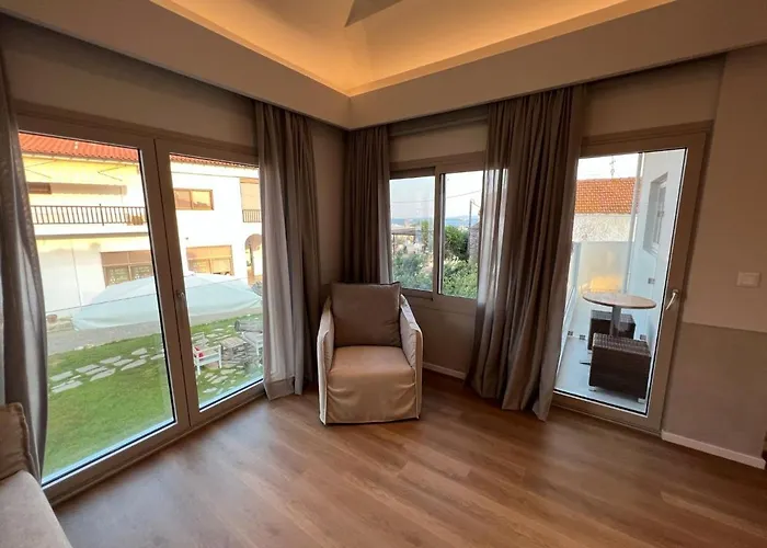 Studio Nikiti Beach