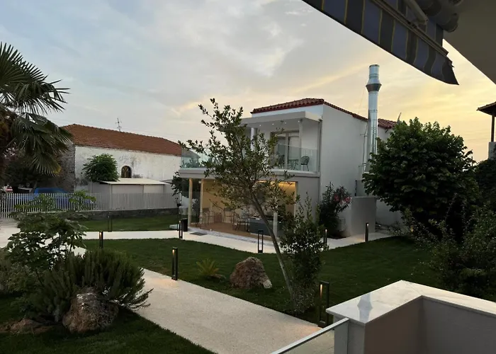 Studio Nikiti Beach