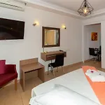 Studio Nikiti Beach