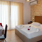 Studio Nikiti Beach Hotel *