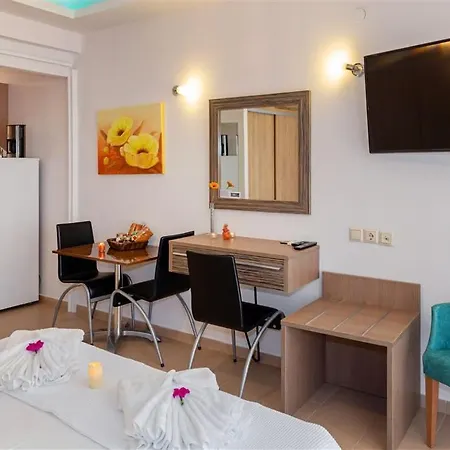 Studio Nikiti Beach