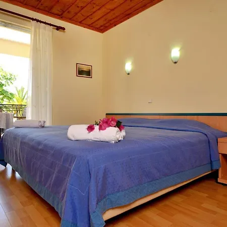 Studio Nikiti Beach