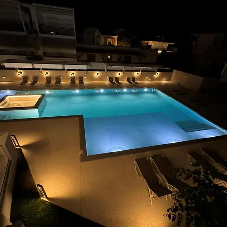 Studio Nikiti Beach Hotel