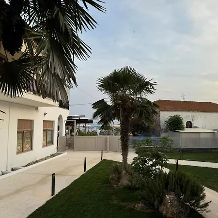 فندق Studio Nikiti Beach نيكيتي