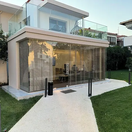 Studio Nikiti Beach فندق