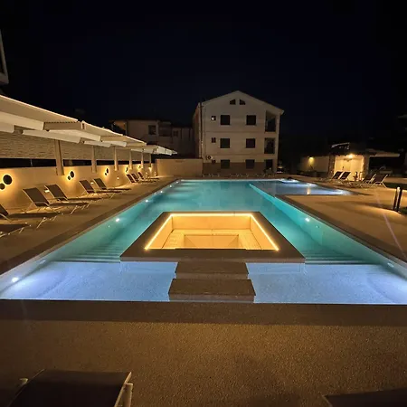 فندق Studio Nikiti Beach