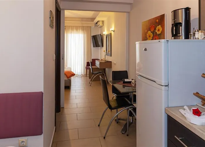 Studio Nikiti Beach