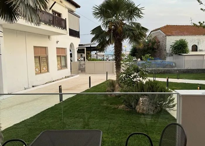 Studio Nikiti Beach Szálloda