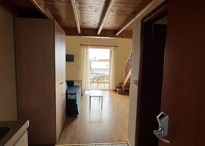 Studio Nikiti Beach Szálloda *