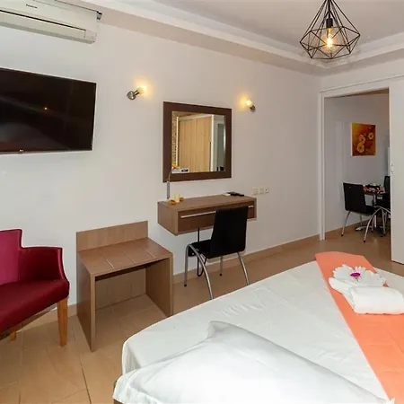 Studio Nikiti Beach