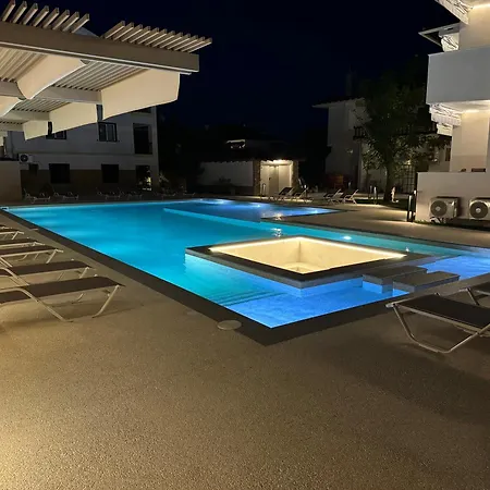 Studio Nikiti Beach