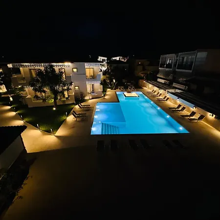 Studio Nikiti Beach Hotel *