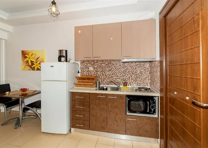 Studio Nikiti Beach Отель