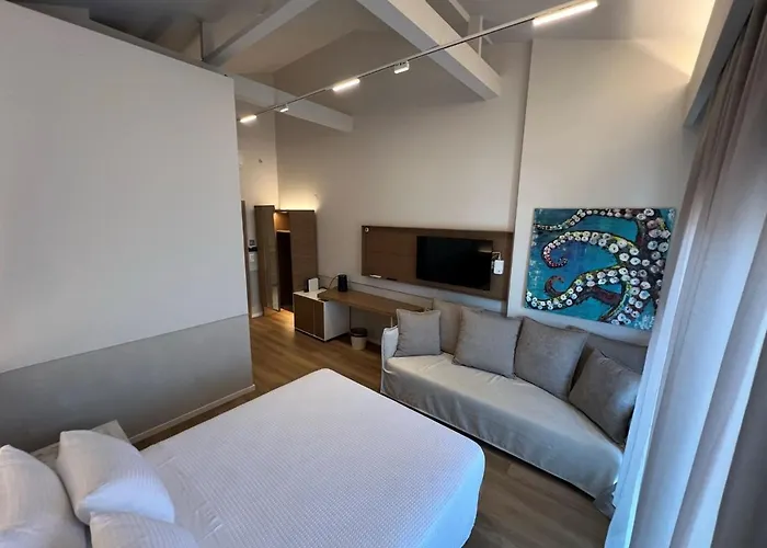 Studio Nikiti Beach Отель *