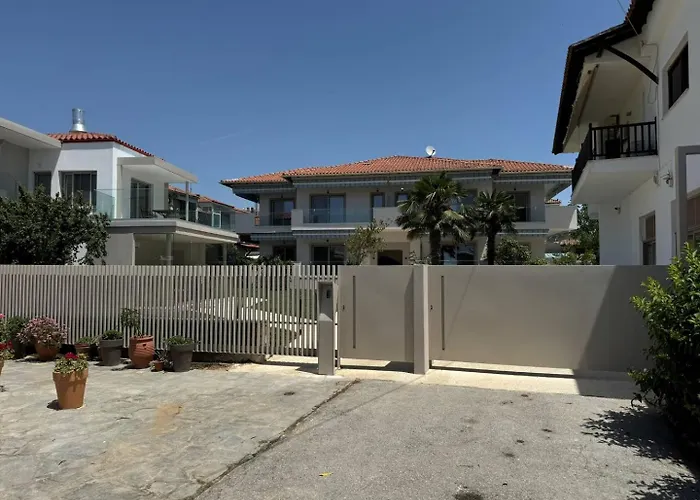 Отель Studio Nikiti Beach