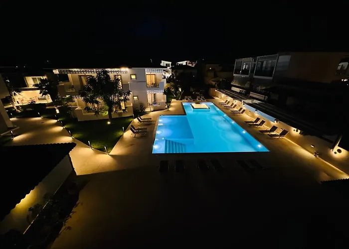 Studio Nikiti Beach Отель *