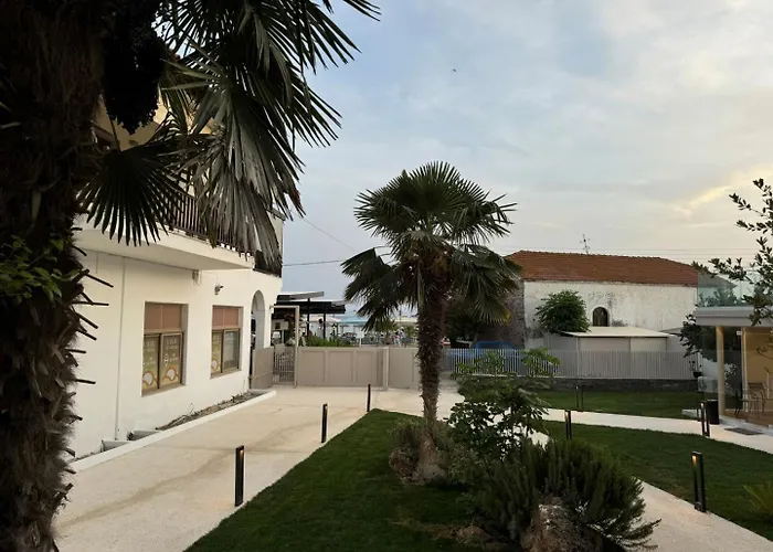 Отель Studio Nikiti Beach Никити