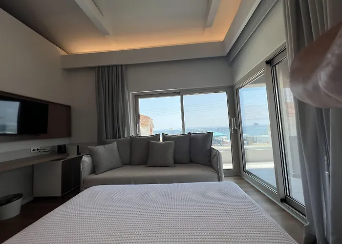 Studio Nikiti Beach Отель *